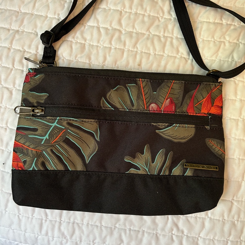 New Dakine crossbody bag.